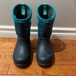 Bogs Winter Boot, Neo Classic Butterfly, Kids 12